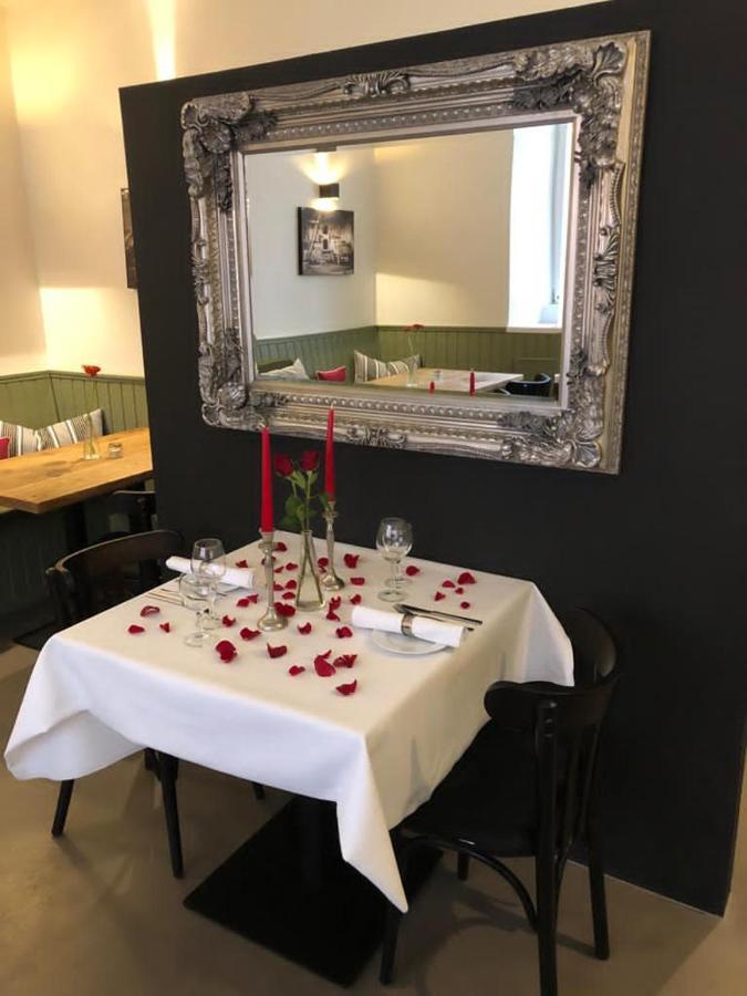 Hotel Restaurant Goldenes Ross Gollheim Esterno foto