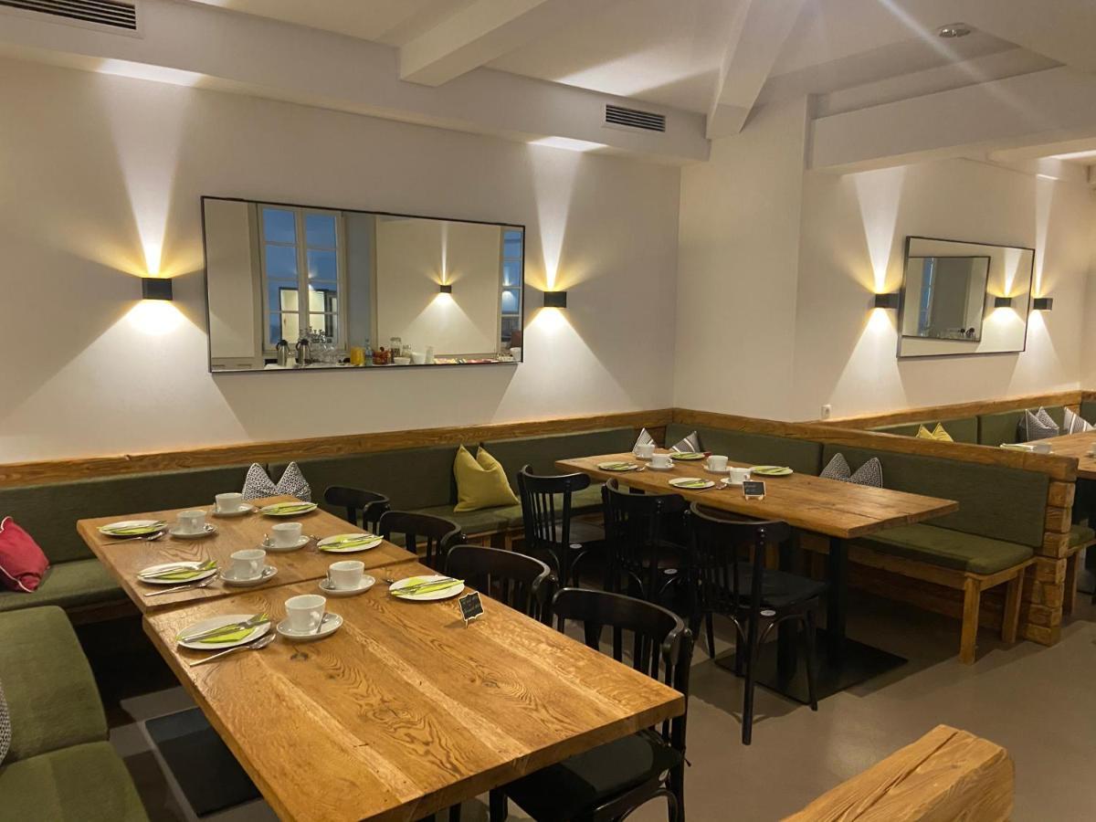Hotel Restaurant Goldenes Ross Gollheim Esterno foto
