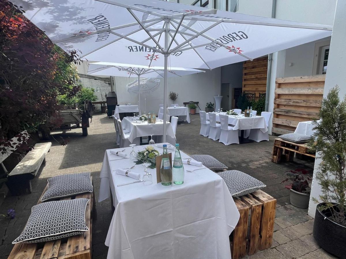 Hotel Restaurant Goldenes Ross Gollheim Esterno foto