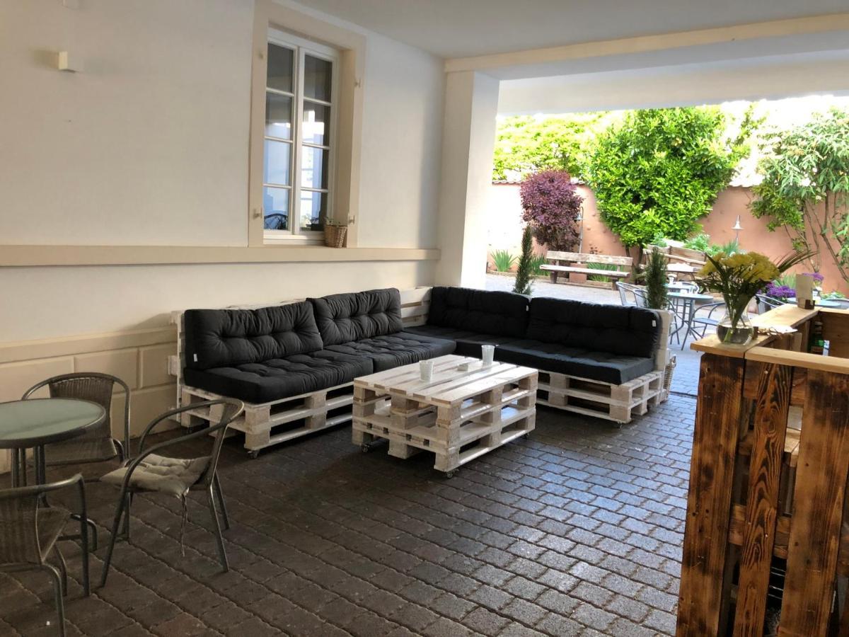 Hotel Restaurant Goldenes Ross Gollheim Esterno foto