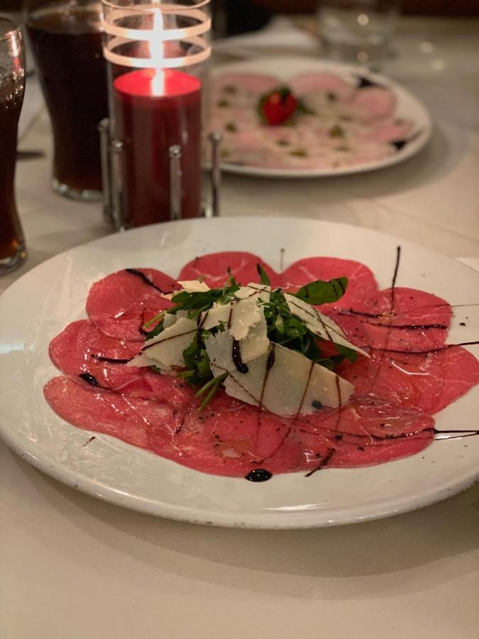 Hotel Restaurant Goldenes Ross Gollheim Esterno foto